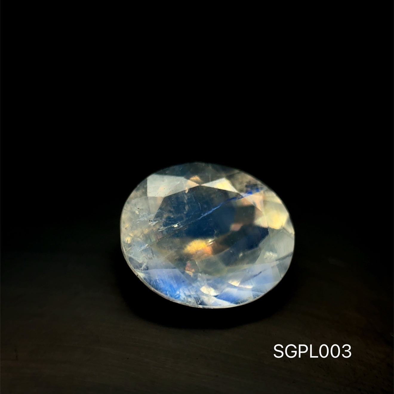 PIEDRA LUNA CORTE OVAL 11.2 X 9.3 MM 3.45 CTS