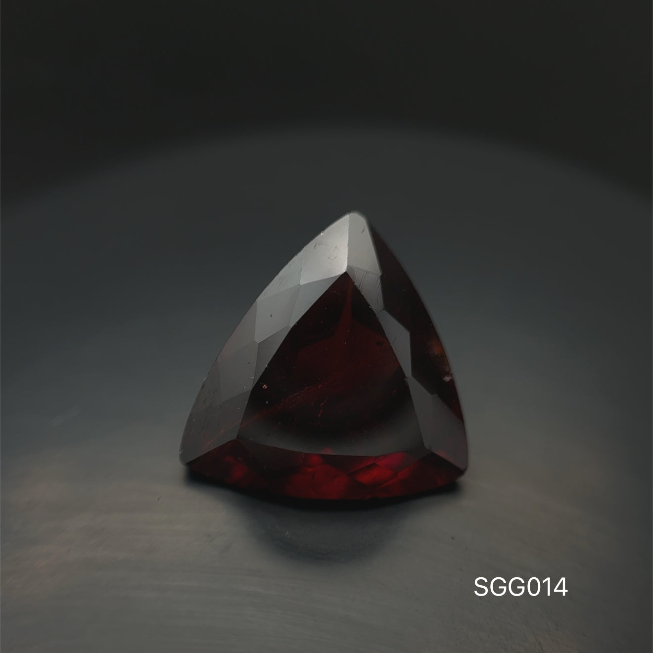 GRANATE 14.9 X 13.9 MM  10.719 CT