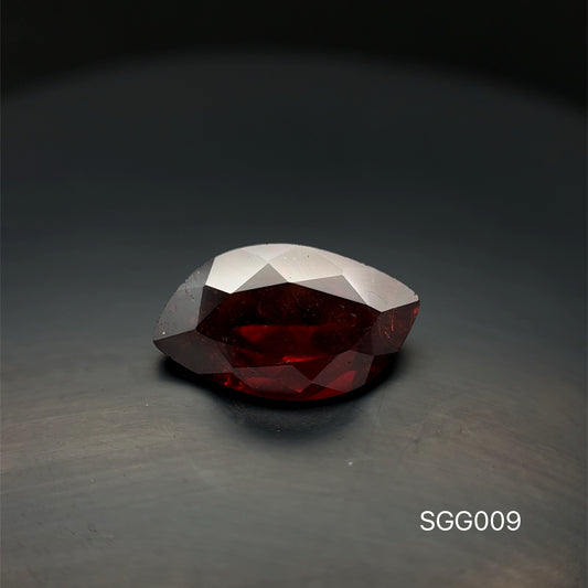 GRANATE 8.2 X 14.2 MM  4.850 CT