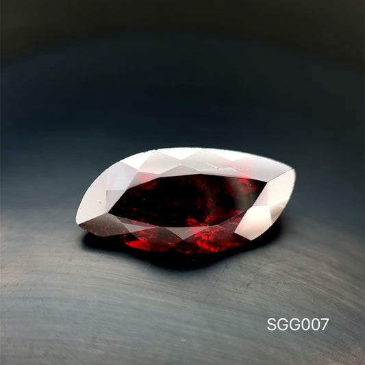 GRANATE 8.8 X 18.7 MM  8.695 CT