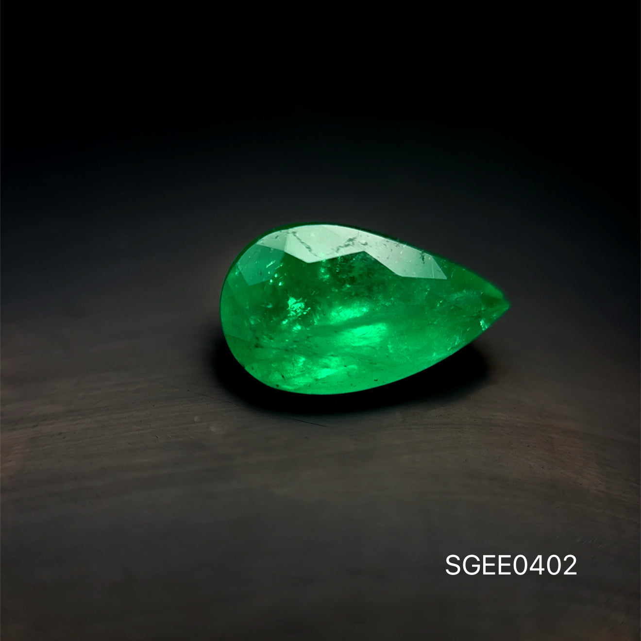ESMERALDA COLOMBIANA 2.135 CT/ 6.88 x 11.52 MM