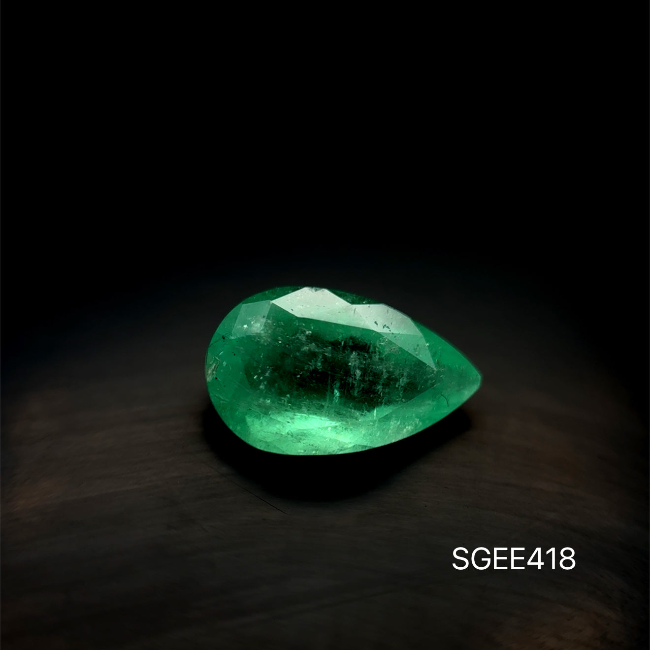 ESMERALDA COLOMBIANA 2.605 CT / 7.57 X 12.38 MM