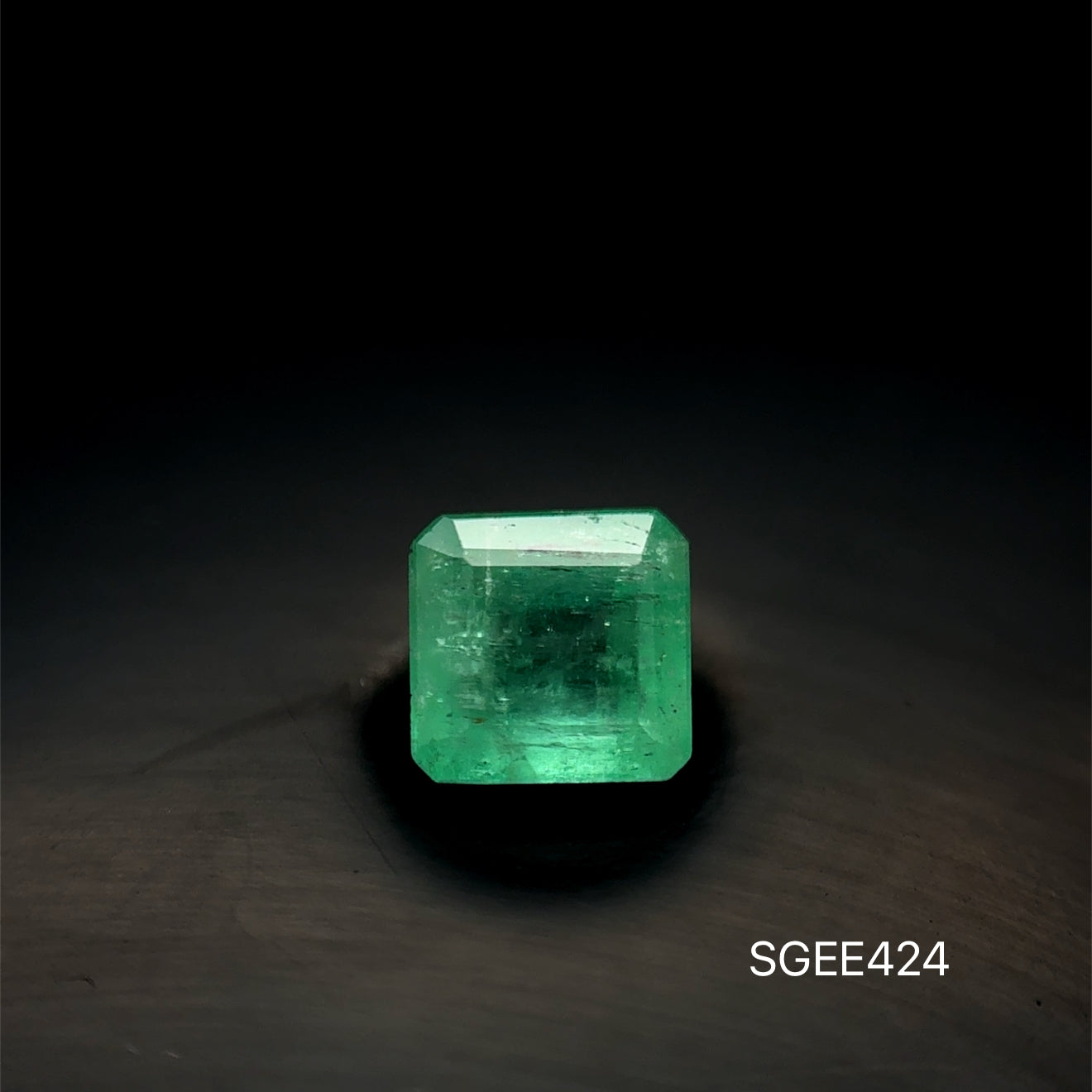 ESMERALDA COLOMBIANA 1.425 CT / 6.37 x 6.60 MM