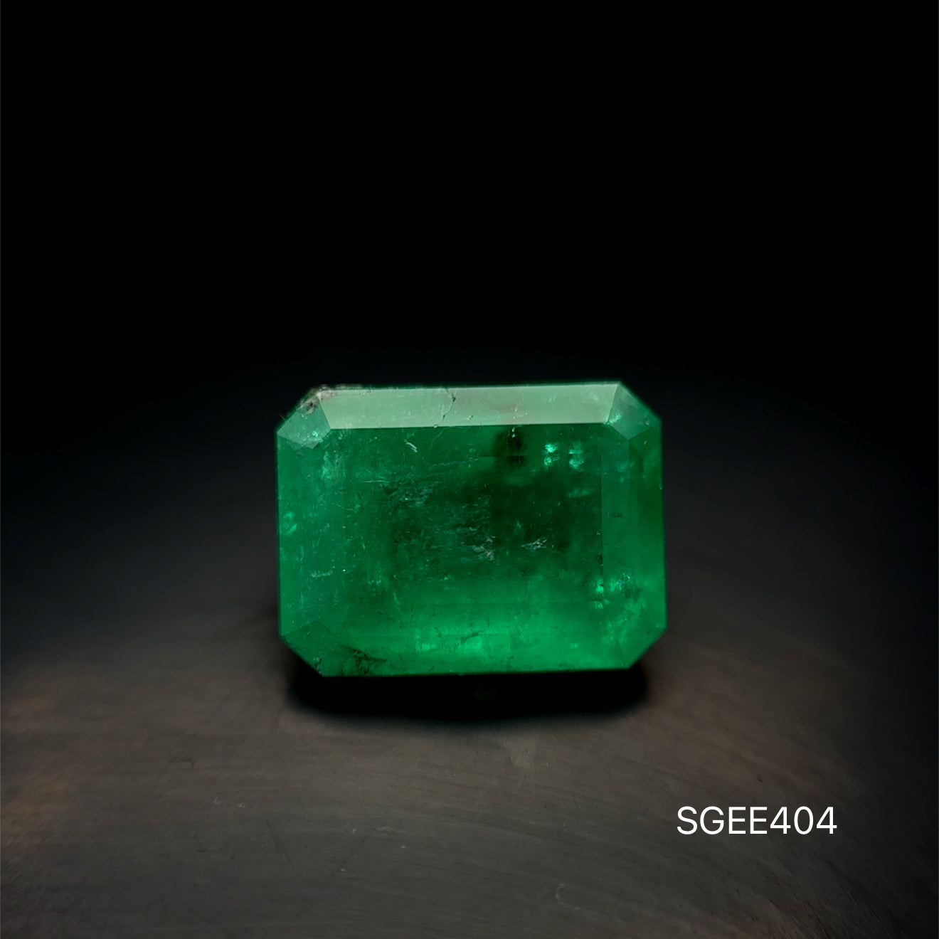 ESMERALDA COLOMBIANA 8.624 CT/ 10.75 X 14.31 MM