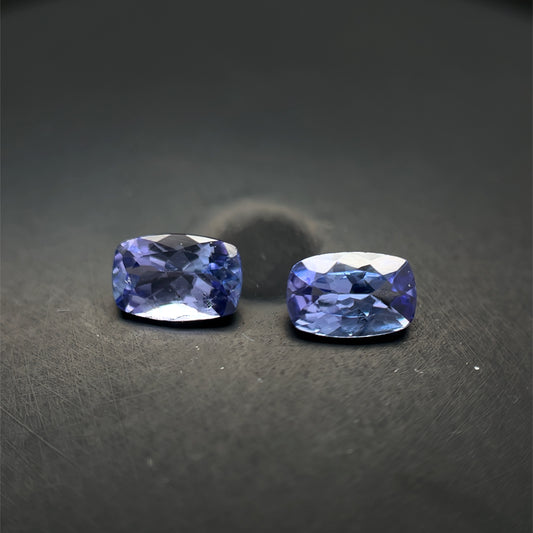 PAR DE TANZANITA CORTE CUSHION ALARGADO 1.04 CT
