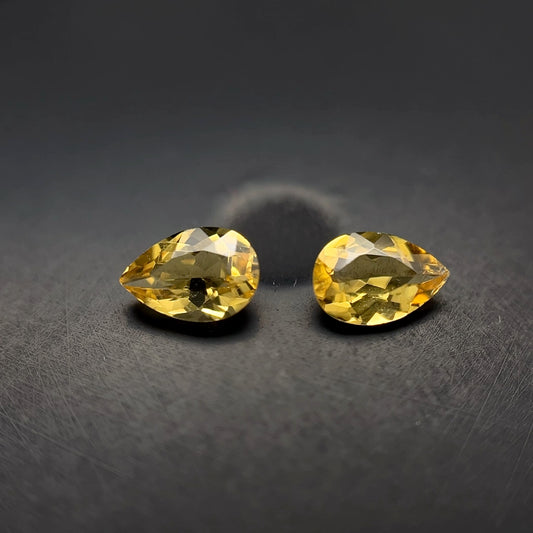 PAR DE BERILO AMARILLO CORTE PERA 6 X 4 MM 0.715 CTS