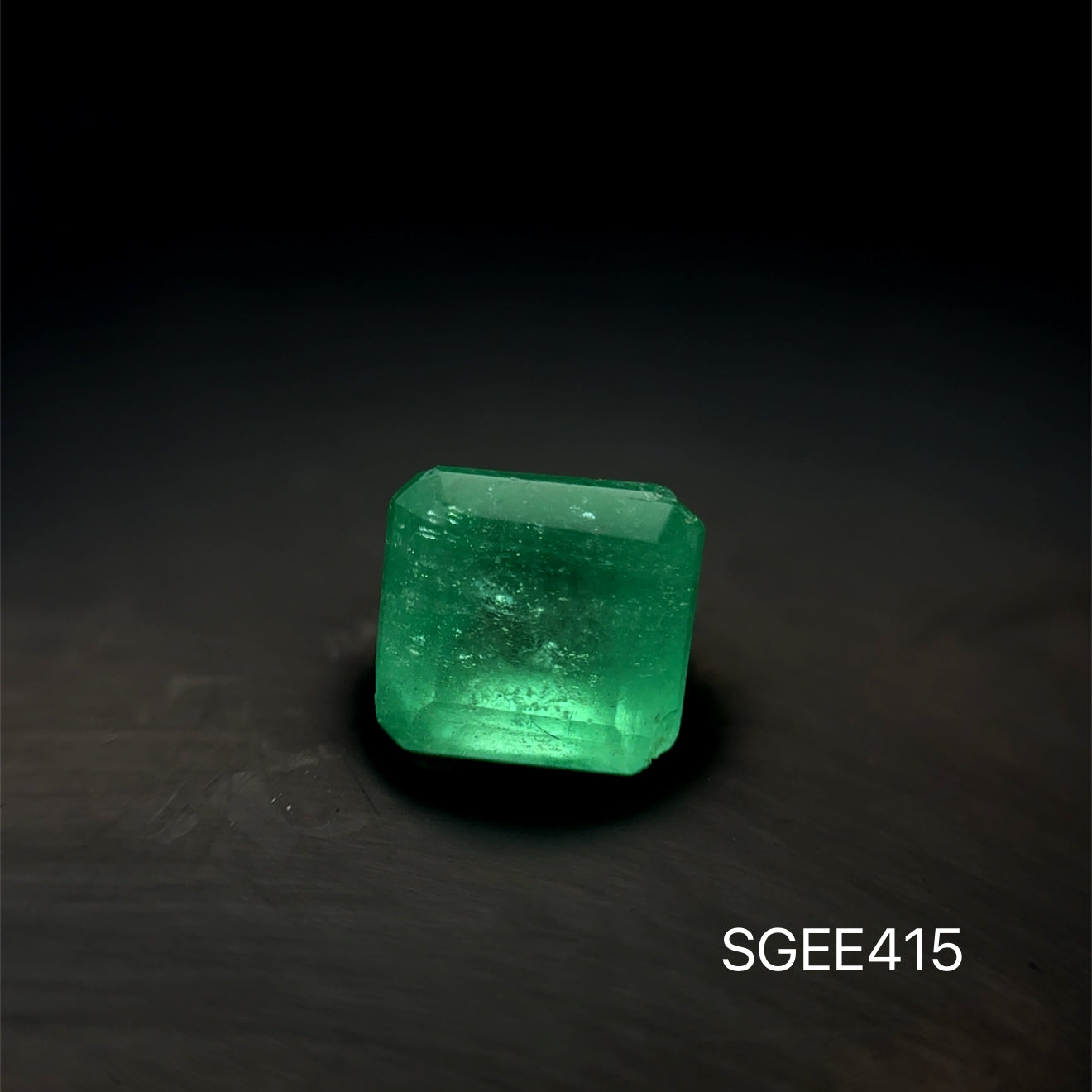 ESMERALDA COLOMBIANA 1.850 CT / 6.68 x 7.08 MM