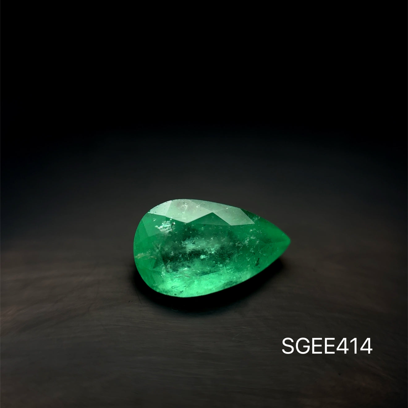 ESMERALDA COLOMBIANA 2.235 CT / 11.58 x 7.18 MM