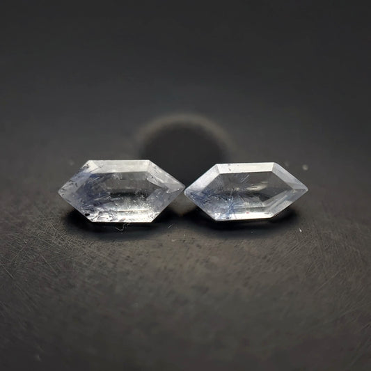PAR DUMORTERITA CORTE MODERNO 0.885 CTS 7.5 X 3.5 MM