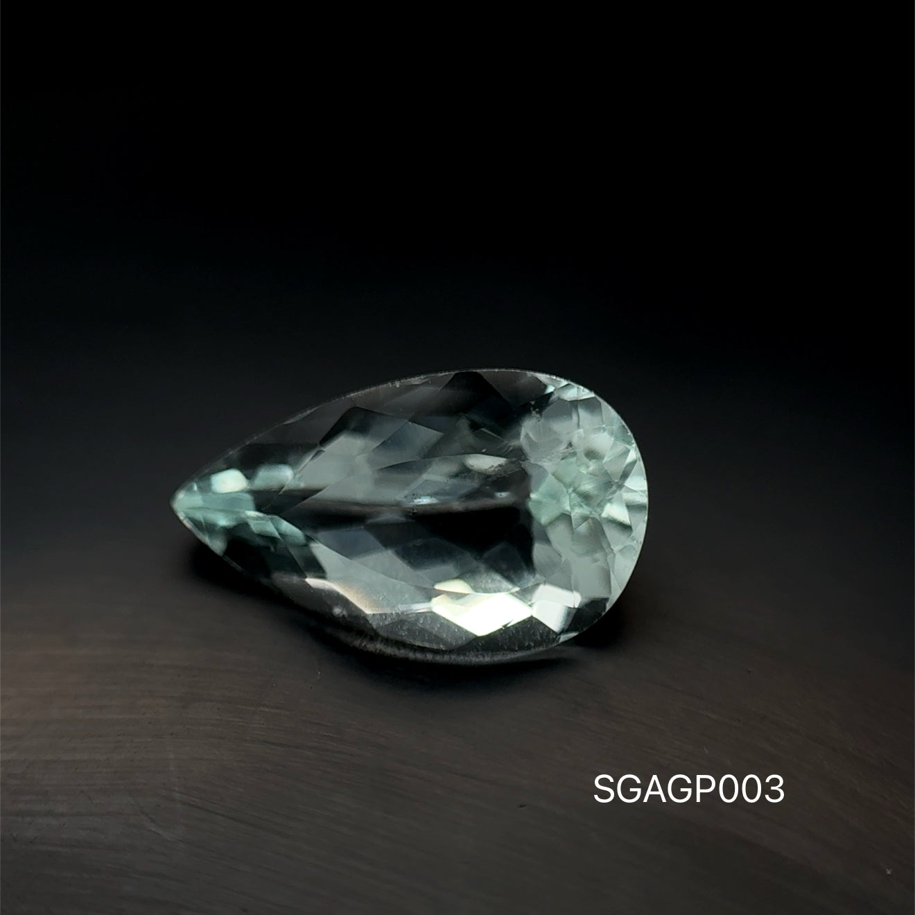 AGUA MARINA CORTE PERA 8.75 X 14.63 MM/ 4.095 CT