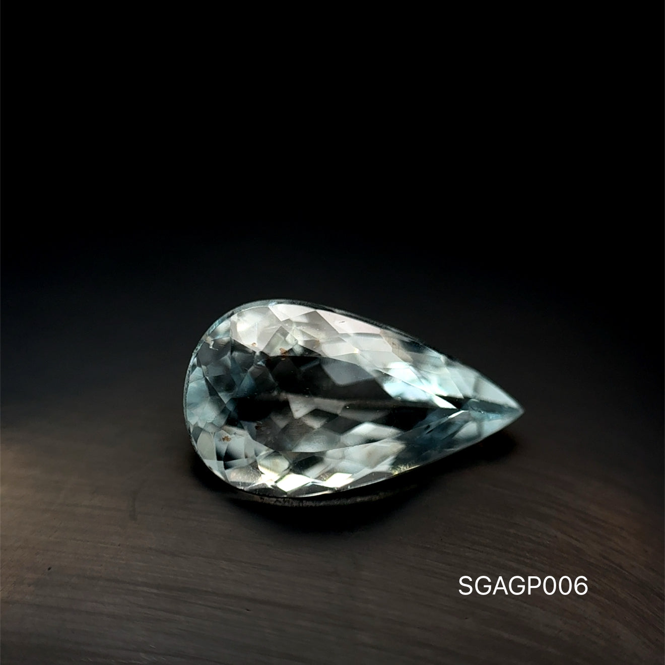 AGUA MARINA CORTE PERA 8.33 X 14.52 MM / 3.365 CT