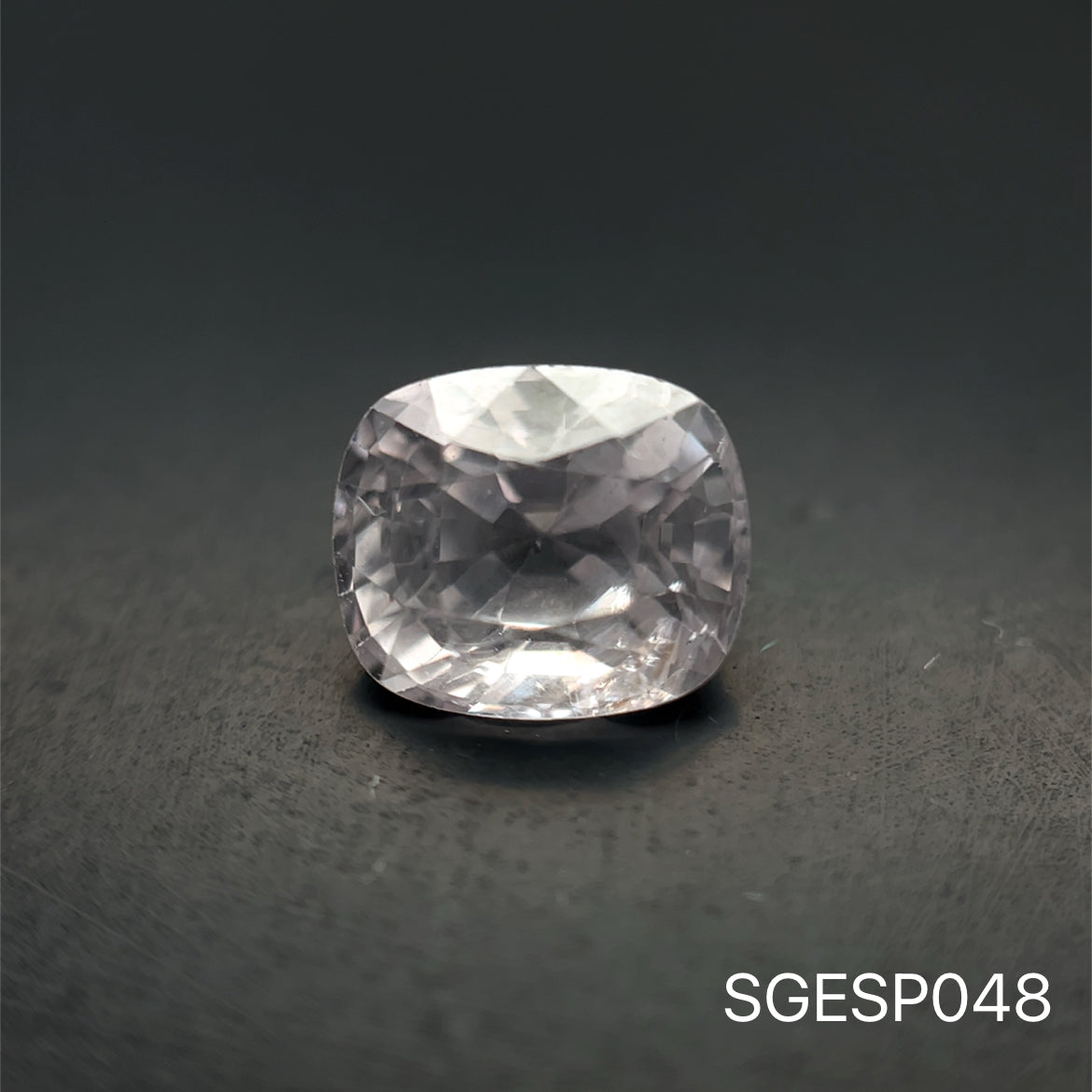 Espinela Corte Cushion  1.945 cts 7.43 x 6.29 mm