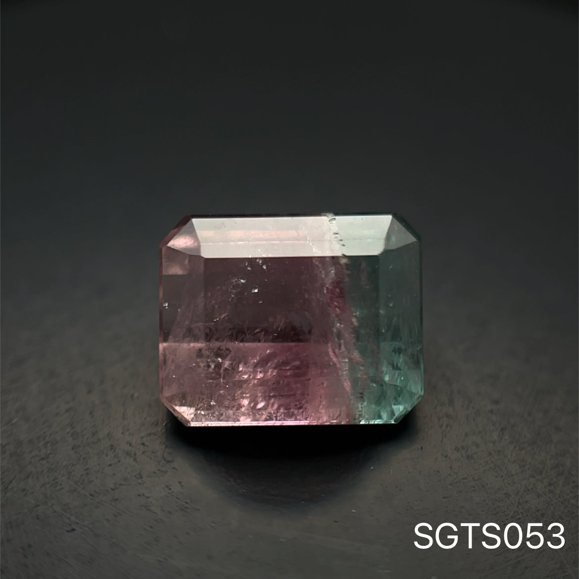 TURMALINA BICOLOR 8.70 X 7 MM 2.5 CTS