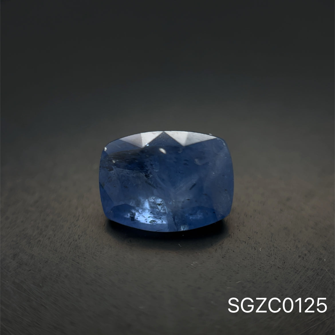 ZAFIRO CORTE CUSHION 2.37 CTS 7.79 x 5.97 x 5.31 MM