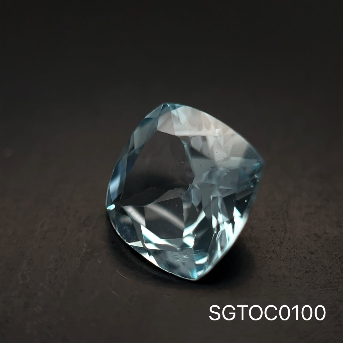 TOPACIO AZUL CUSHION 7.6x7.7MM .