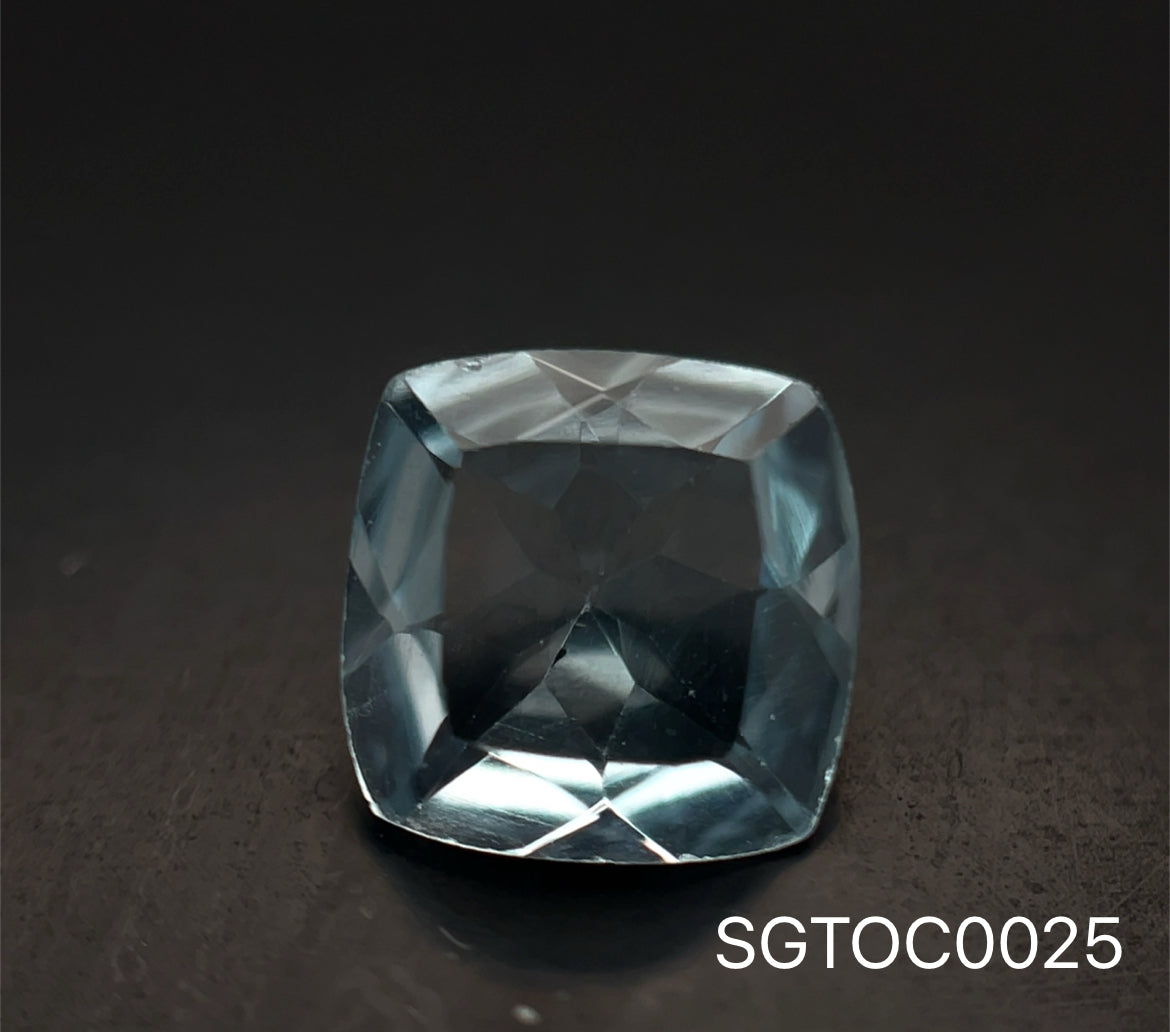 TOPACIO AZUL CUSHION 8.1 X 8. 2 MM 2.16 CTS