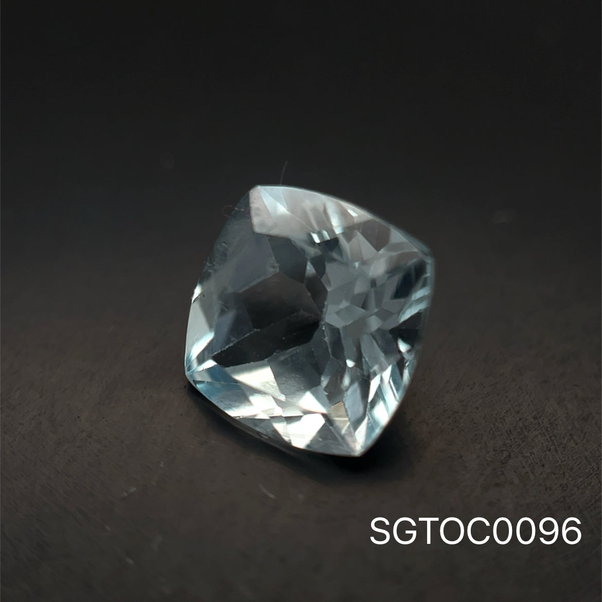 TOPACIO AZUL CUSHION 7.9 x 7.8MM 2.635 CT
