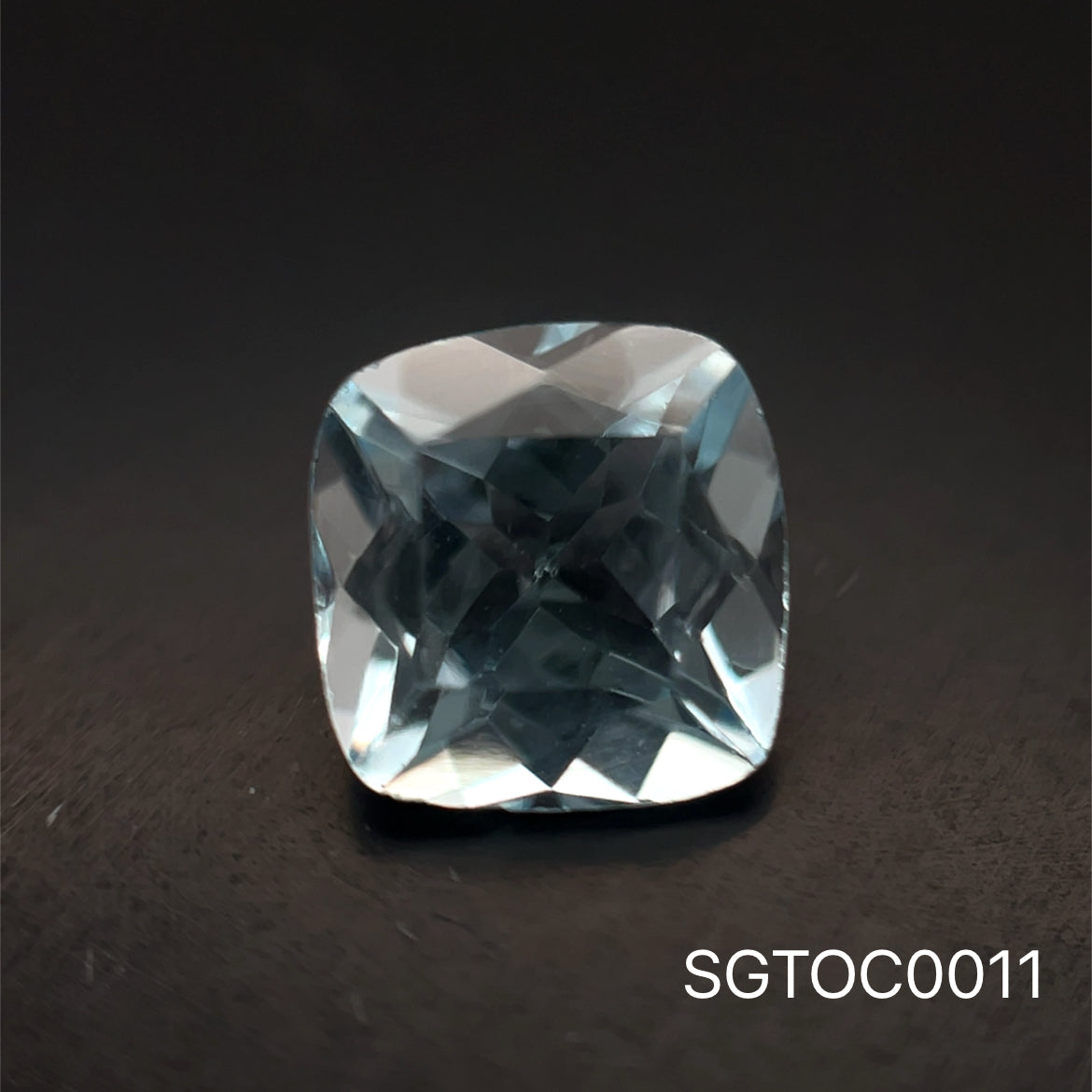 TOPACIO AZUL CUSHION 8.4x8.1MM .