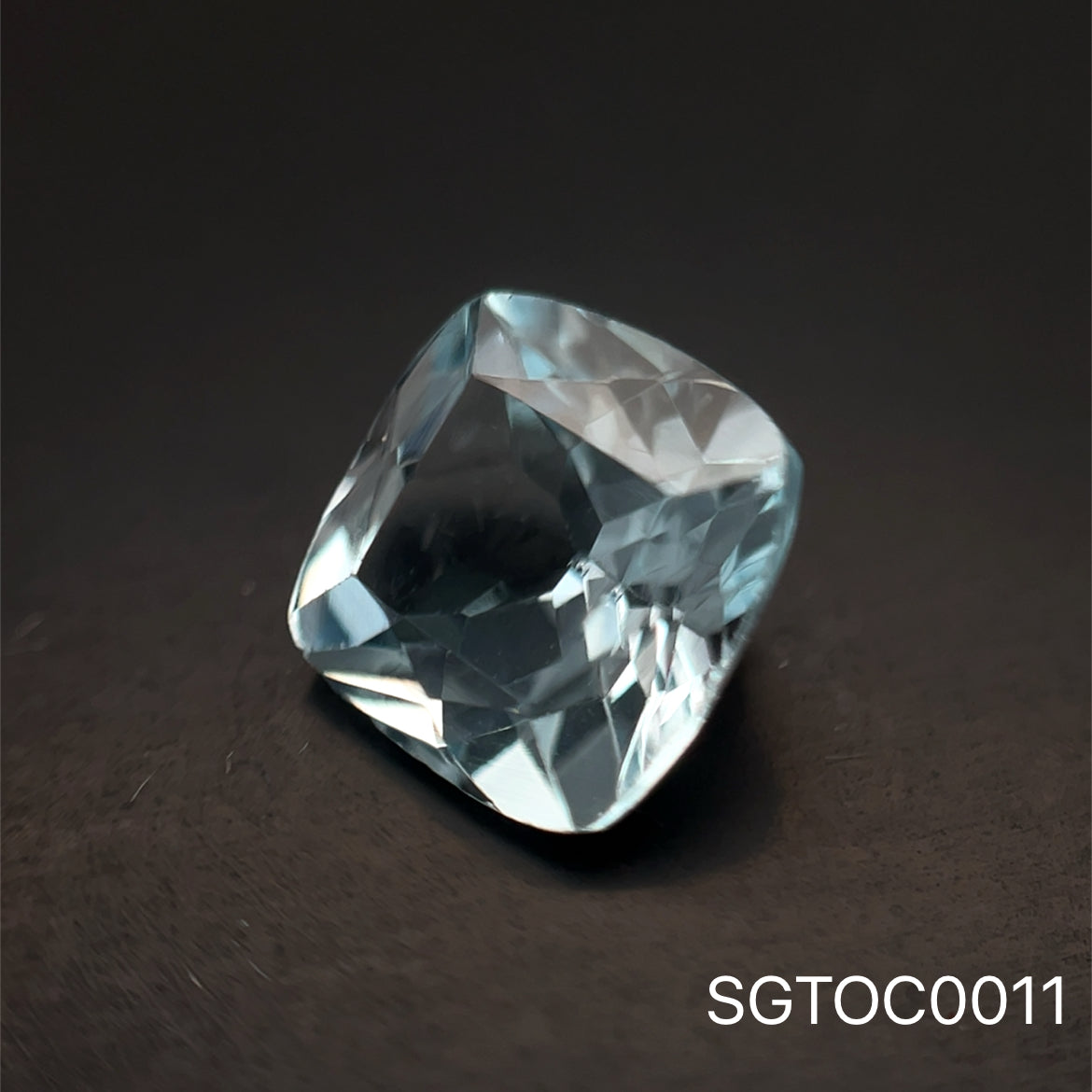 TOPACIO AZUL CUSHION 8.4x8.1MM .