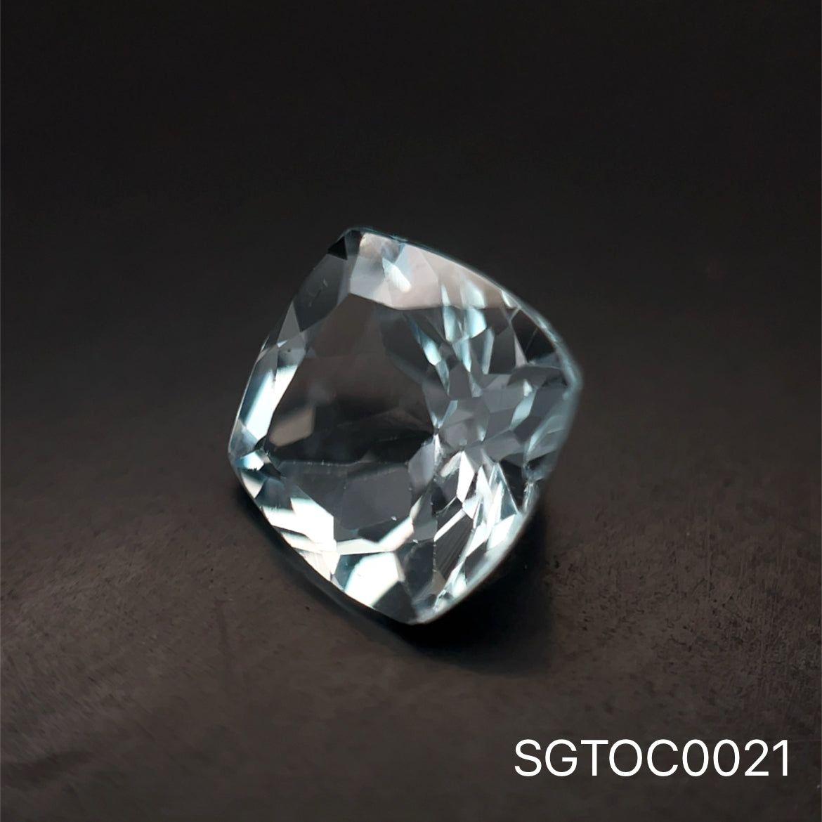 TOPACIO AZUL CUSHION 8.1x8.3MM .