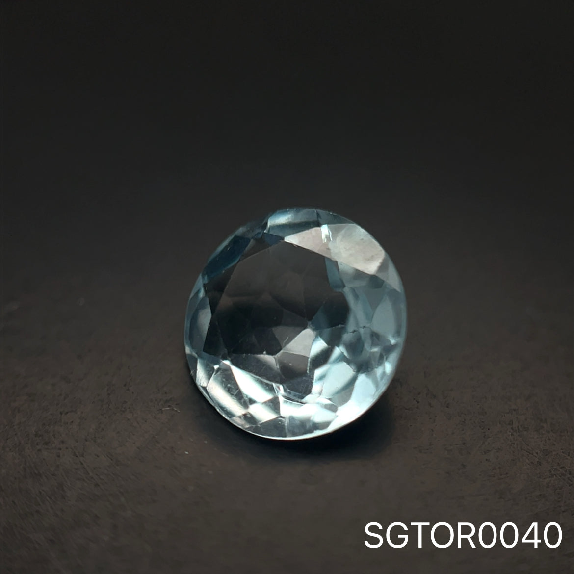 TOPACIO AZUL REDONDO 8.1 MM  2.20 CTS