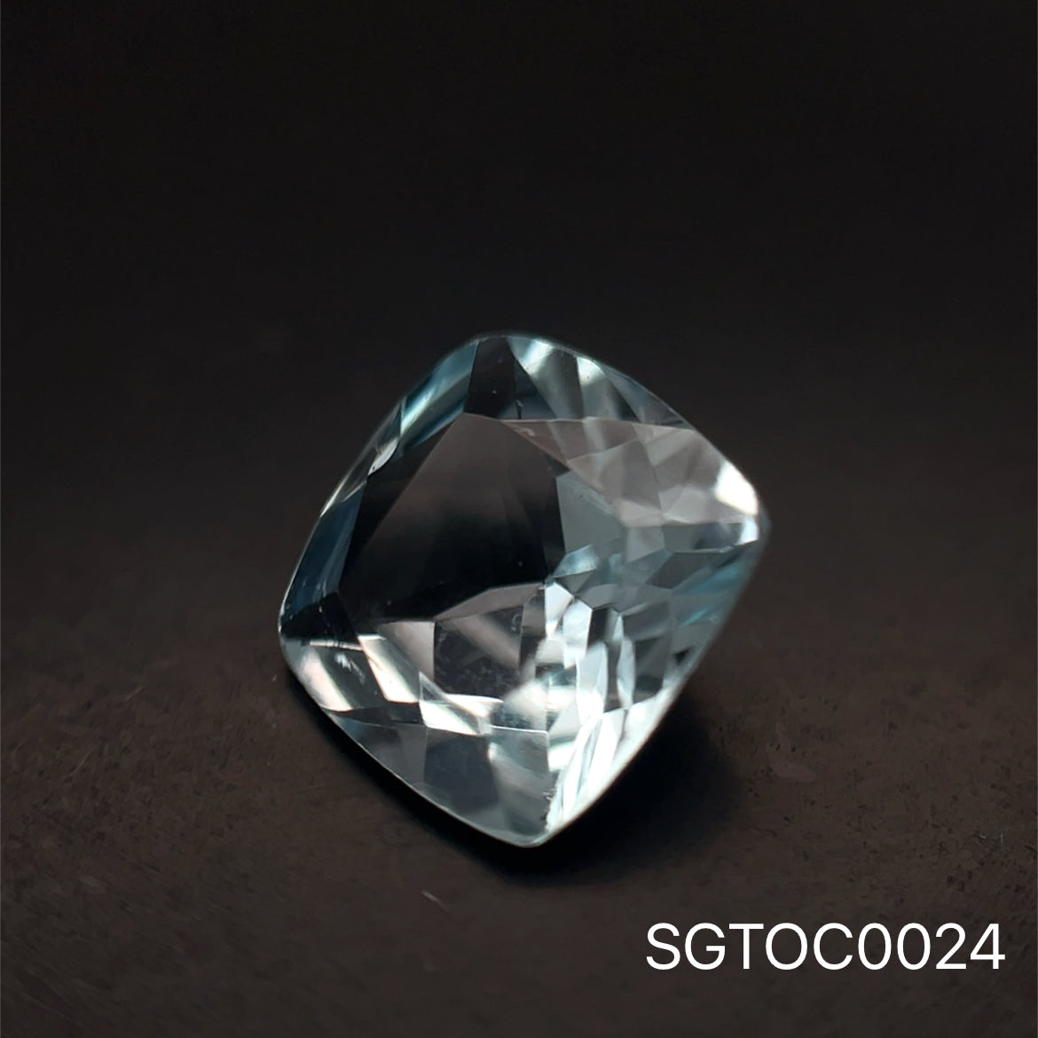 TOPACIO AZUL CUSHION 8.4 x 8.2MM  2.66 CT