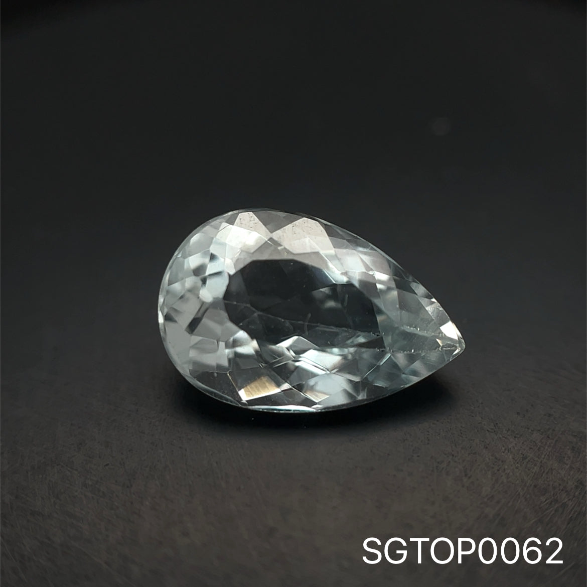 TOPACIO AZUL PERA 11.5x7.6MM .