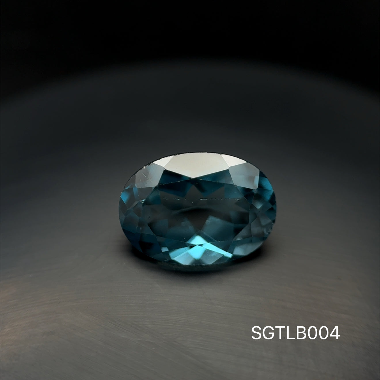 TOPACIO BLUE LONDON, CORTE OVAL / 10.10 X 14.10 MM