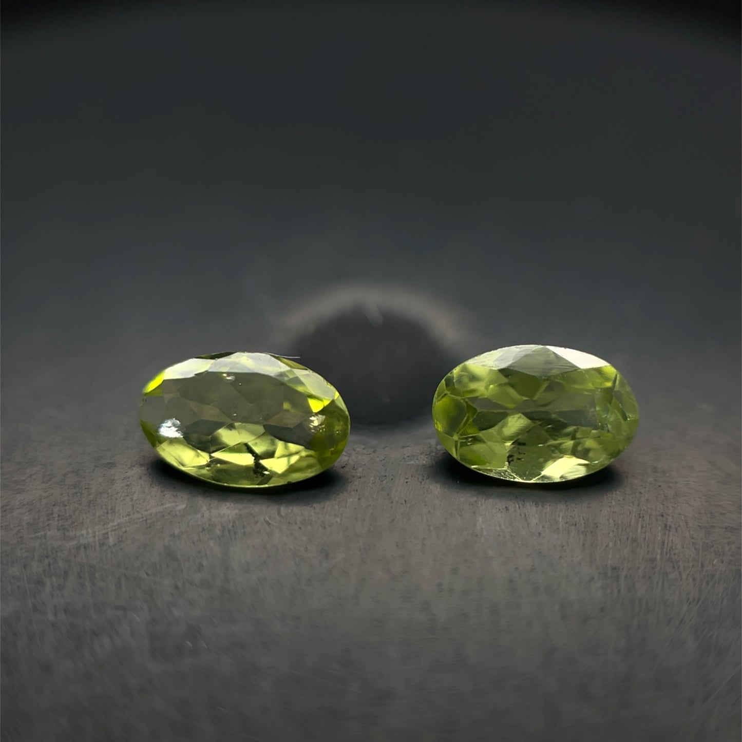 PERIDOTO OVAL 6 X 4 MM 0.775 CTS