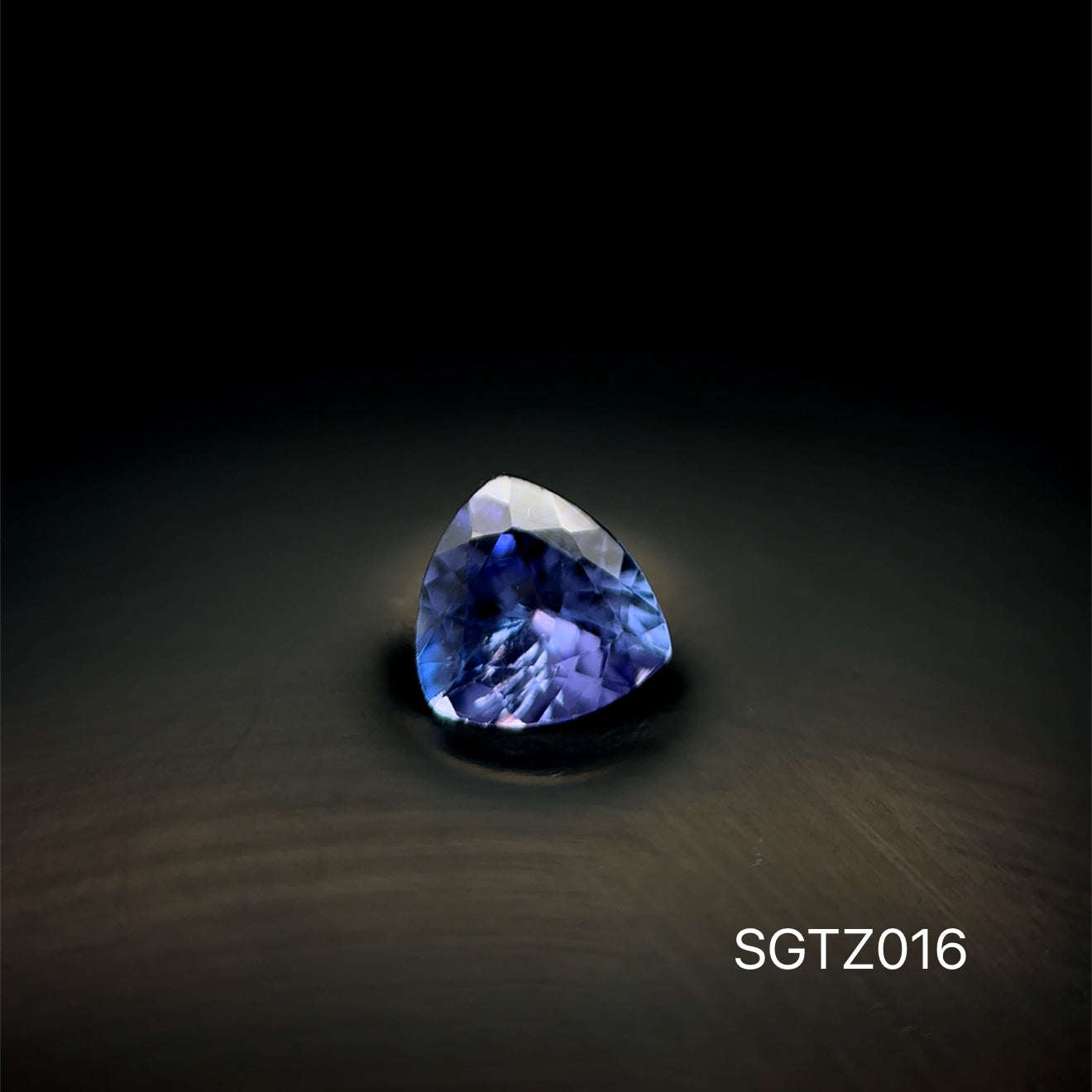 TANZANITA CORTE TRILLON / .985 CT / 6.76 X 7 MM