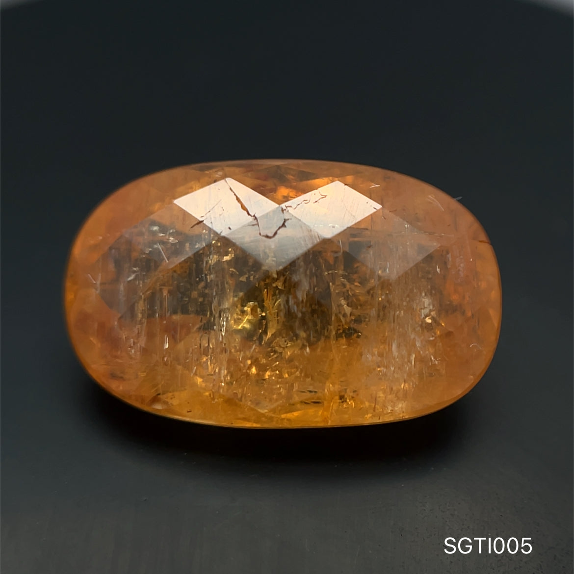 TOPACIO IMPERIAL 17.3 X 10.6 X 8.2 MM