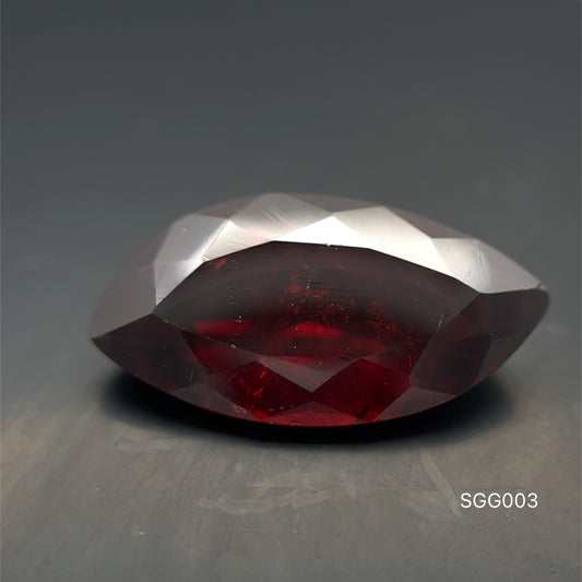 GRANATE 16.72 X 8.71 MM 6.975 CT