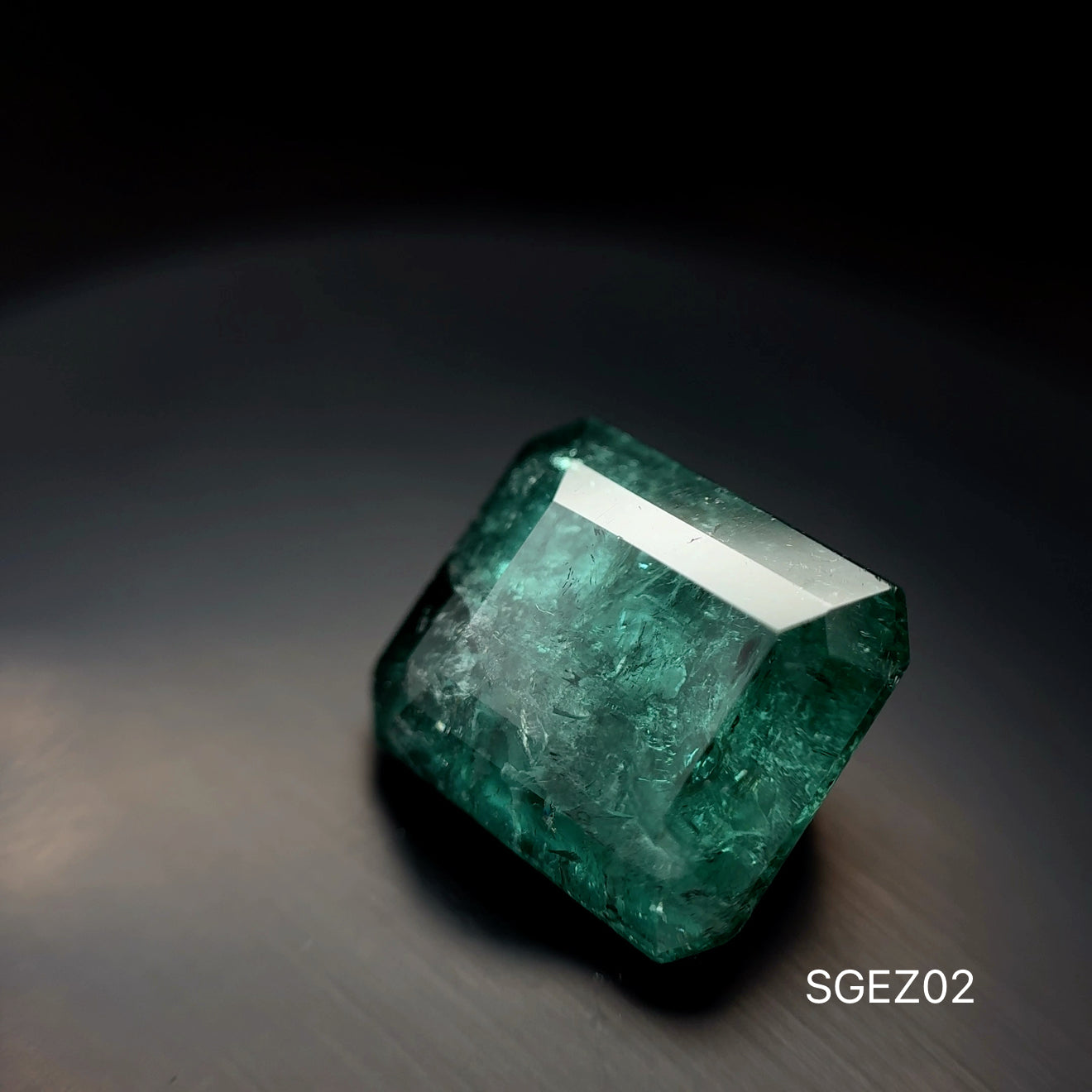 ESMERALDA ZAMBIA 10.92 CT/ 12.15 X 13.63 MM
