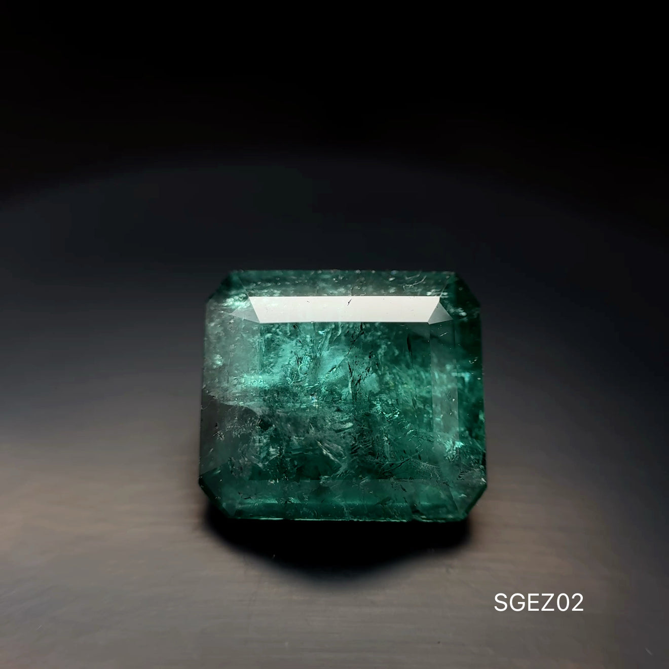ESMERALDA ZAMBIA 10.92 CT/ 12.15 X 13.63 MM