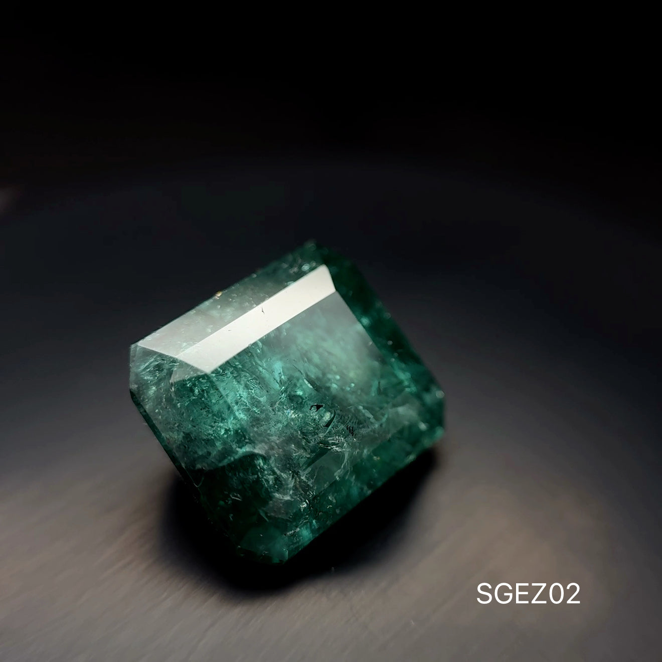 ESMERALDA ZAMBIA 10.92 CT/ 12.15 X 13.63 MM