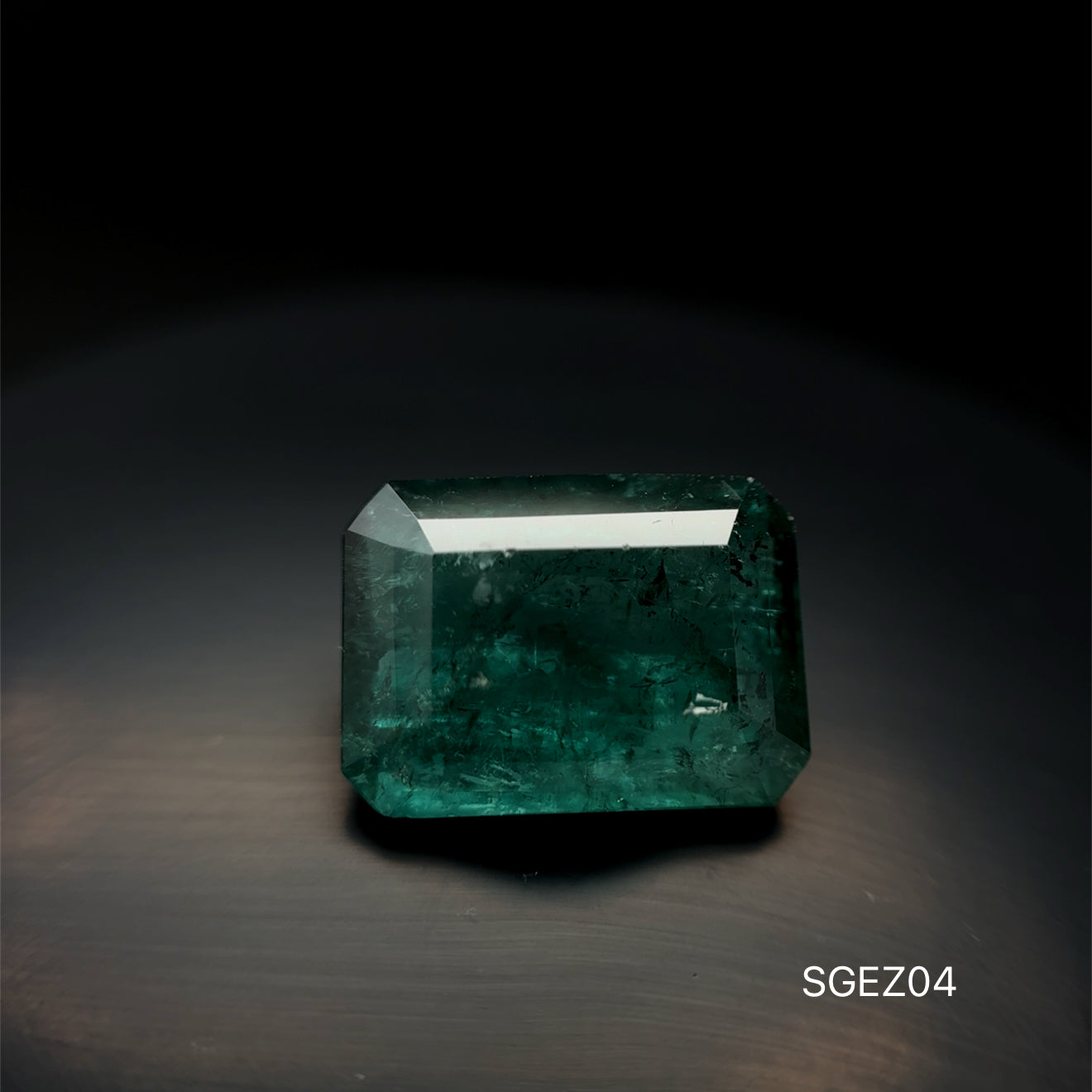 ESMERALDA ZAMBIA / 11.015 CT / 11.54 X 15.70 MM