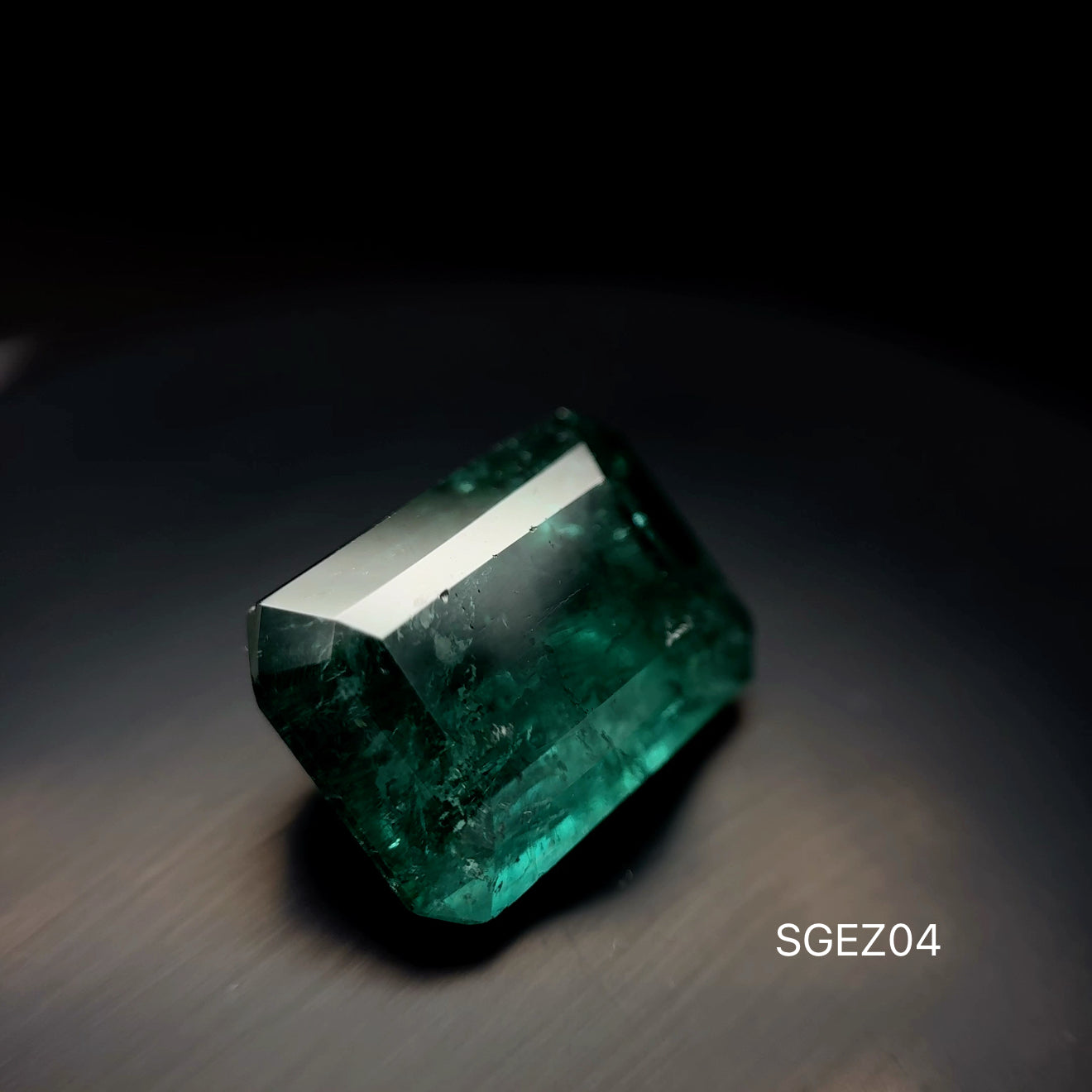 ESMERALDA ZAMBIA / 11.015 CT / 11.54 X 15.70 MM