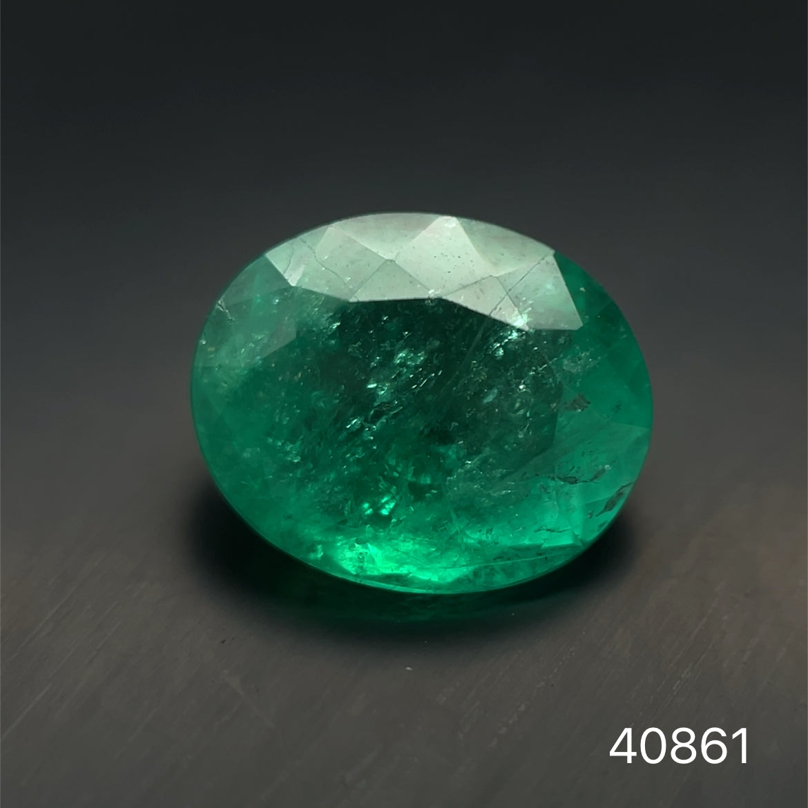ESMERALDA CDTEC CORTE OVAL 9.94 X 8.19 2.77 CT