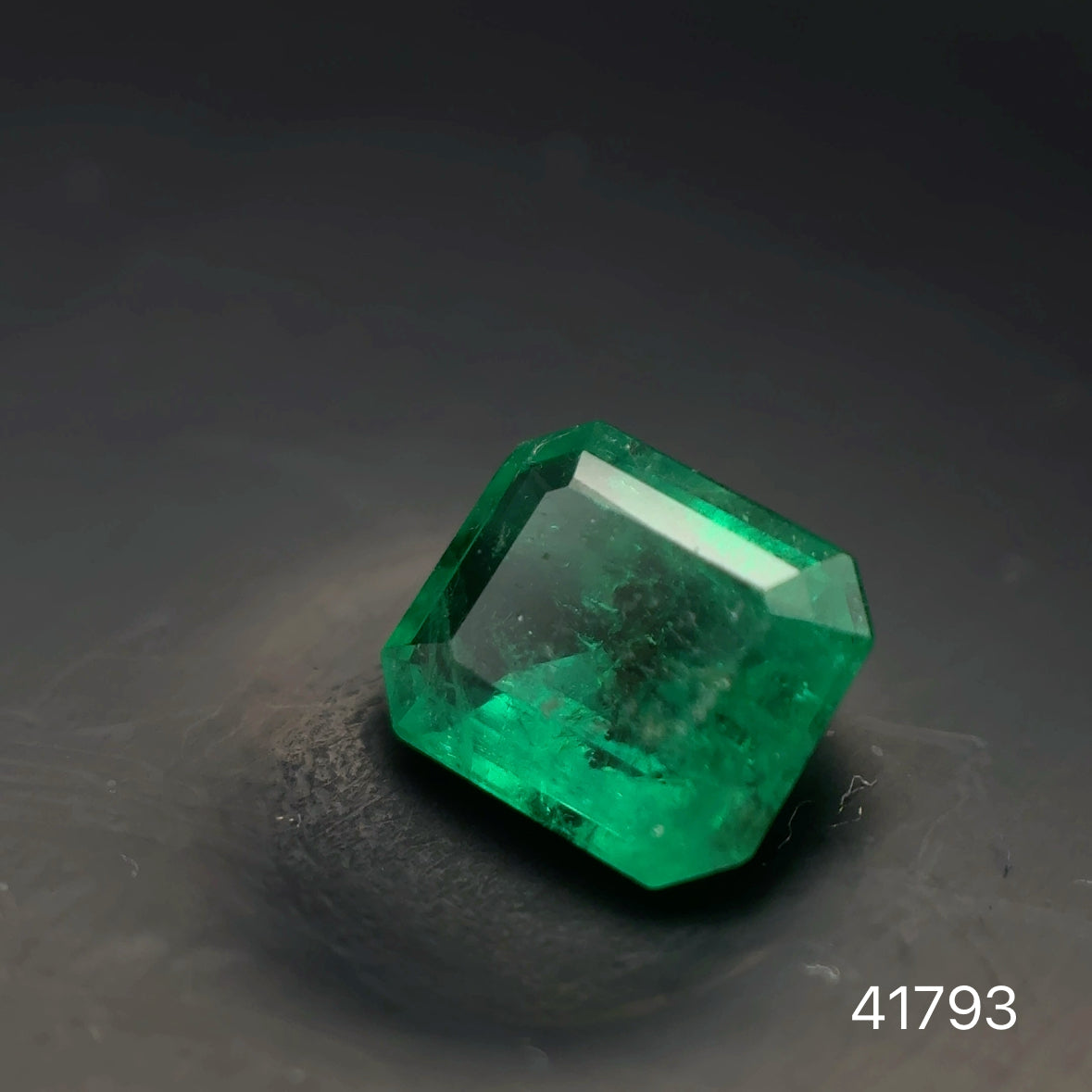ESMERALDA CDTEC ESMERALDA  0.85 CT  6.67 X 5.69 MM
