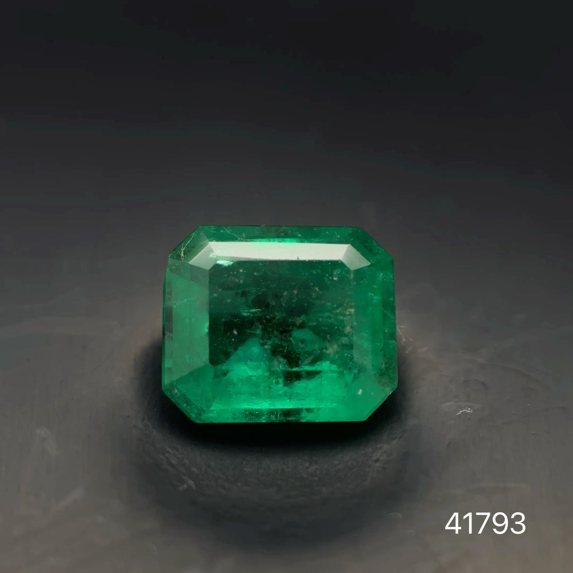 ESMERALDA CDTEC ESMERALDA  0.85 CT  6.67 X 5.69 MM
