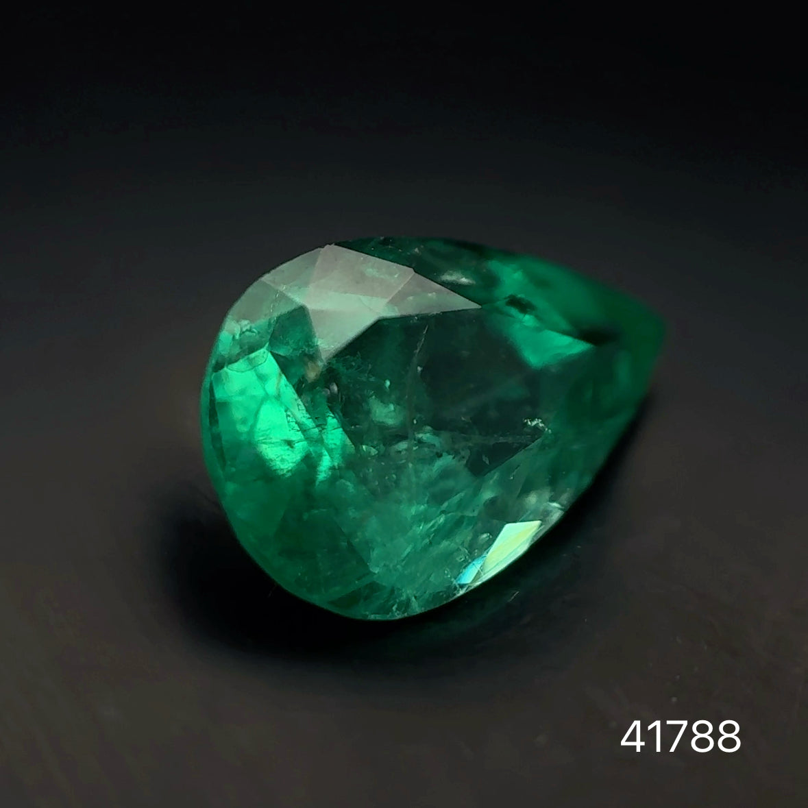 ESMERALDA CDTEC PERA 1.5 CTS 10.37 X 6.86 MM