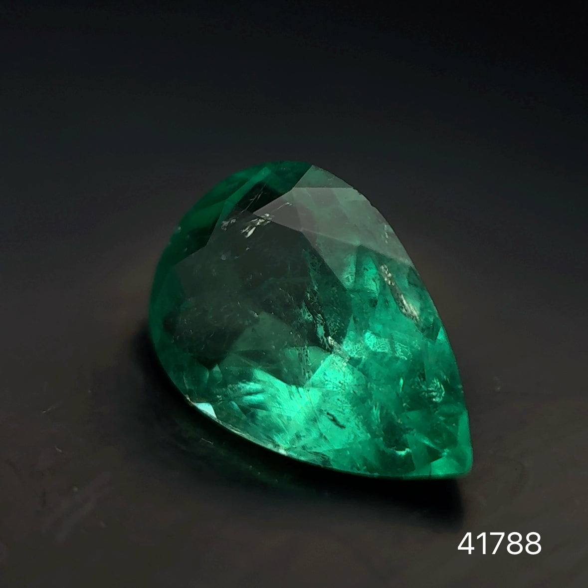 ESMERALDA CDTEC PERA 1.5 CTS 10.37 X 6.86 MM
