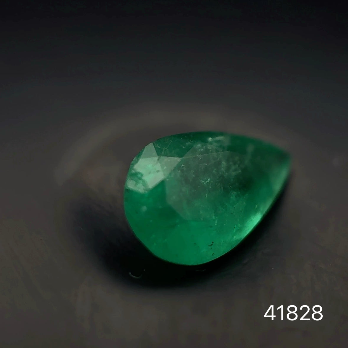 ESMERALDA CDTEC PERA/ .76 CT/ 8.45 X 5.12 X 3.26 MM