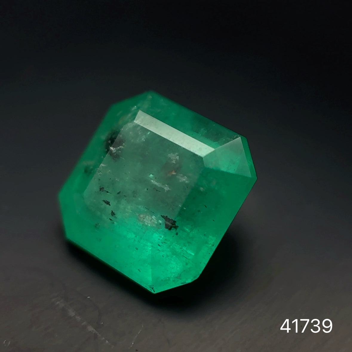 ESMERALDA CDTEC ESMERALDA 3.73 CTS 9.58 X 9.30 MM
