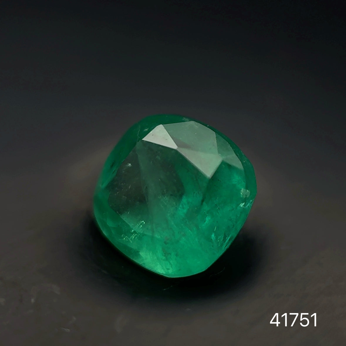ESMERALDA CDTEC CUSHION 1.35 CTS 7.07 X 6.67 MM