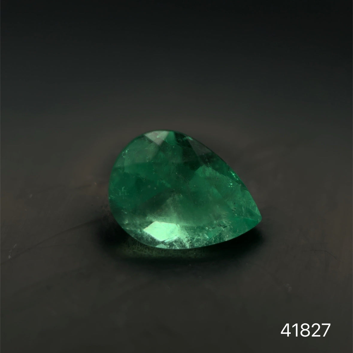 ESMERALDA CDTEC PERA/ .75 CT/ 7.00 X 5.16 X 4.09 MM