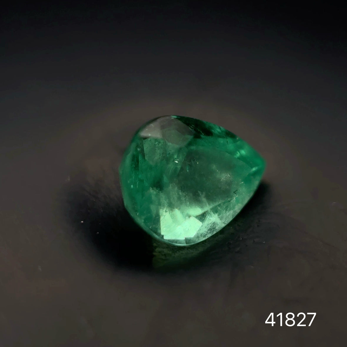 ESMERALDA CDTEC PERA/ .75 CT/ 7.00 X 5.16 X 4.09 MM