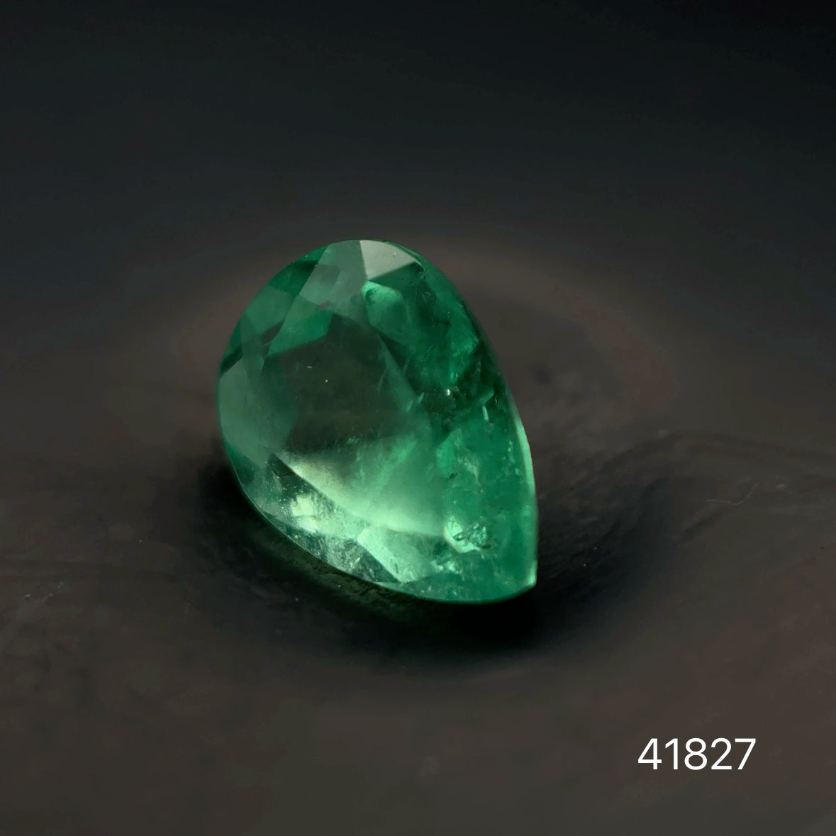 ESMERALDA CDTEC PERA/ .75 CT/ 7.00 X 5.16 X 4.09 MM