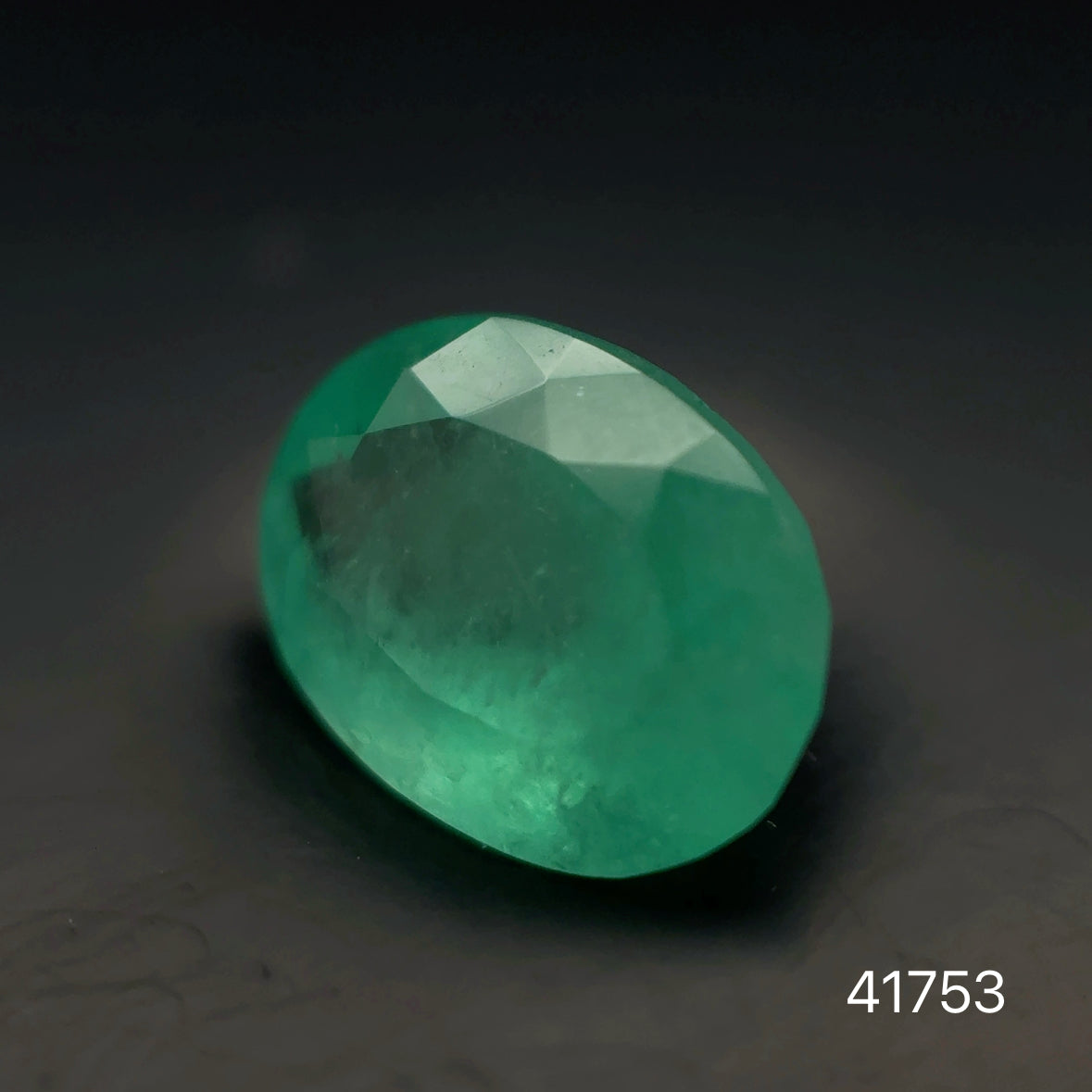 ESMERALDA CDTEC OVAL 1.40 CTS 8.58 X 6.37 MM