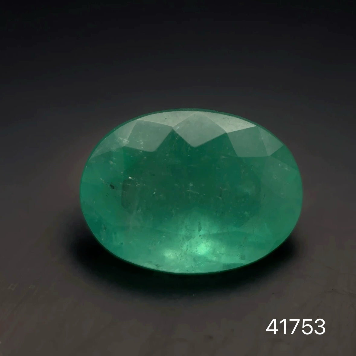 ESMERALDA CDTEC OVAL 1.40 CTS 8.58 X 6.37 MM